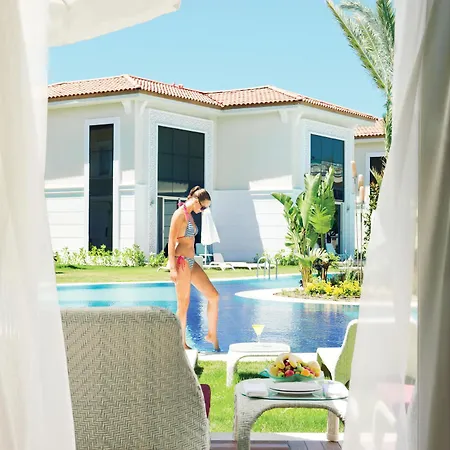 Paloma Oceana Resort